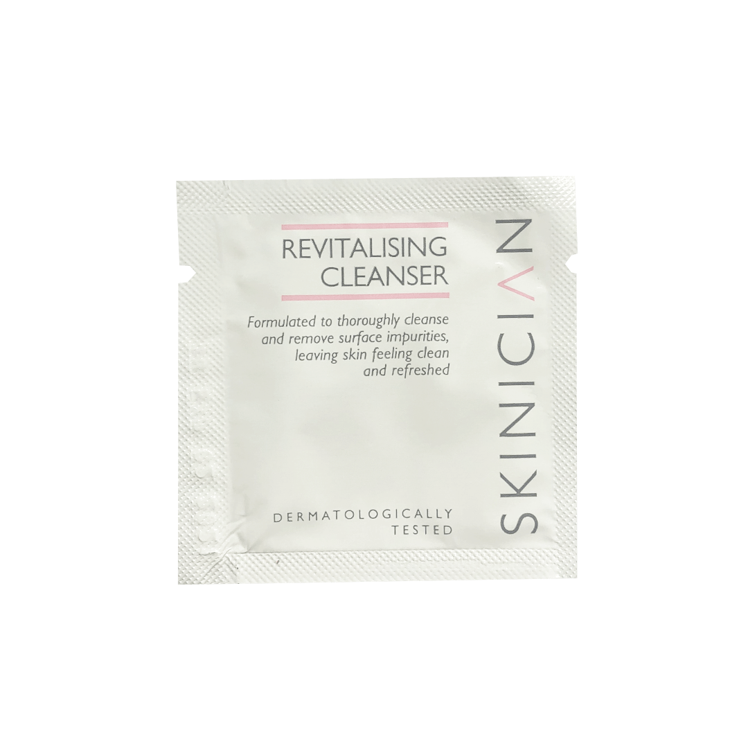 Sachet sample of revitalizing cleanser