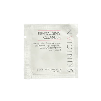 Sachet sample of revitalizing cleanser