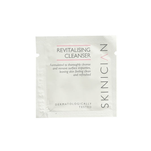 Sachet sample of revitalizing cleanser